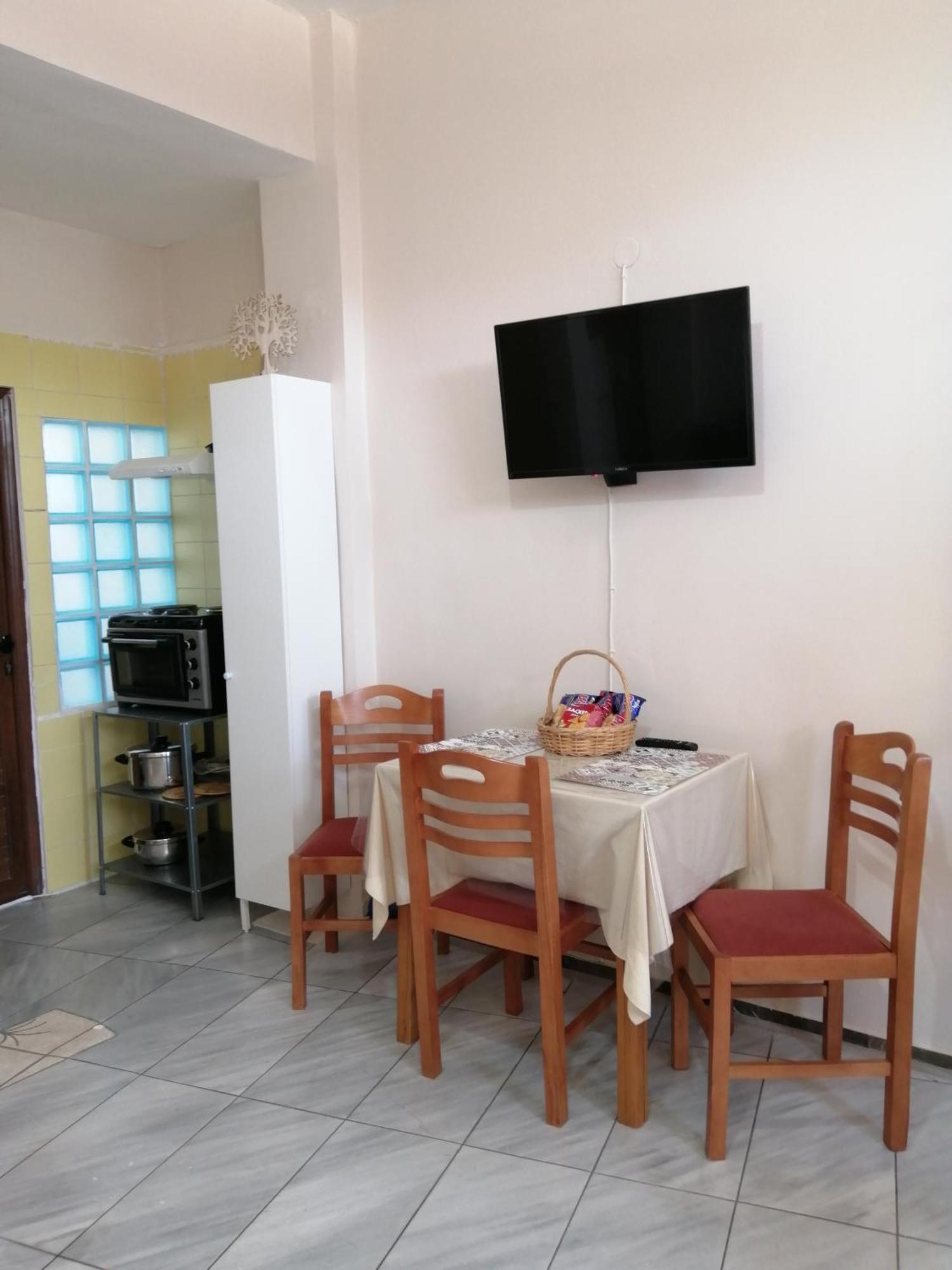 Waterway View Apartment Galatas  Exterior photo